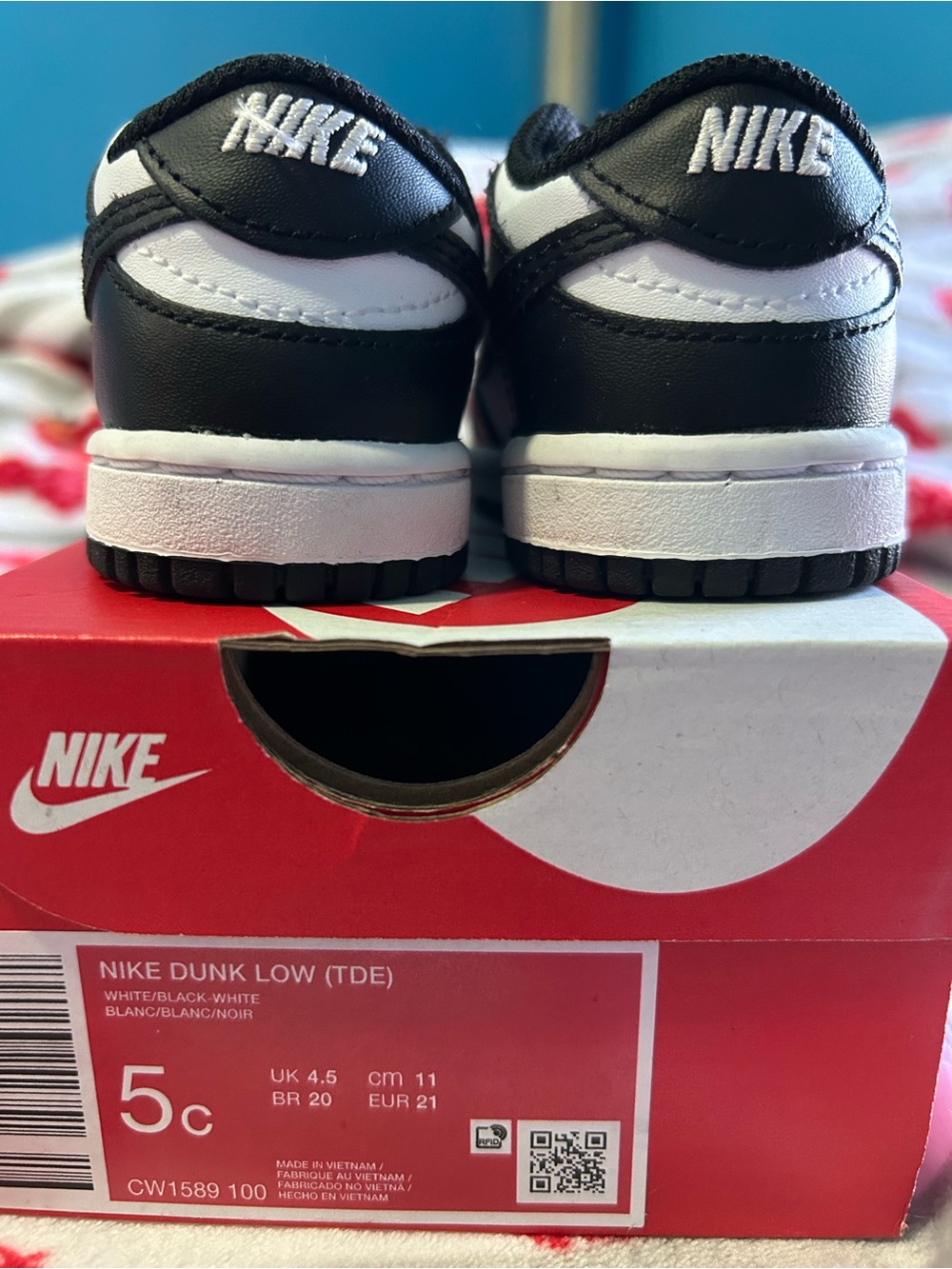 Nike Dunk Low - Picture 3 of 5